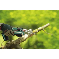 Bosch Akku-Universalsäge KEO