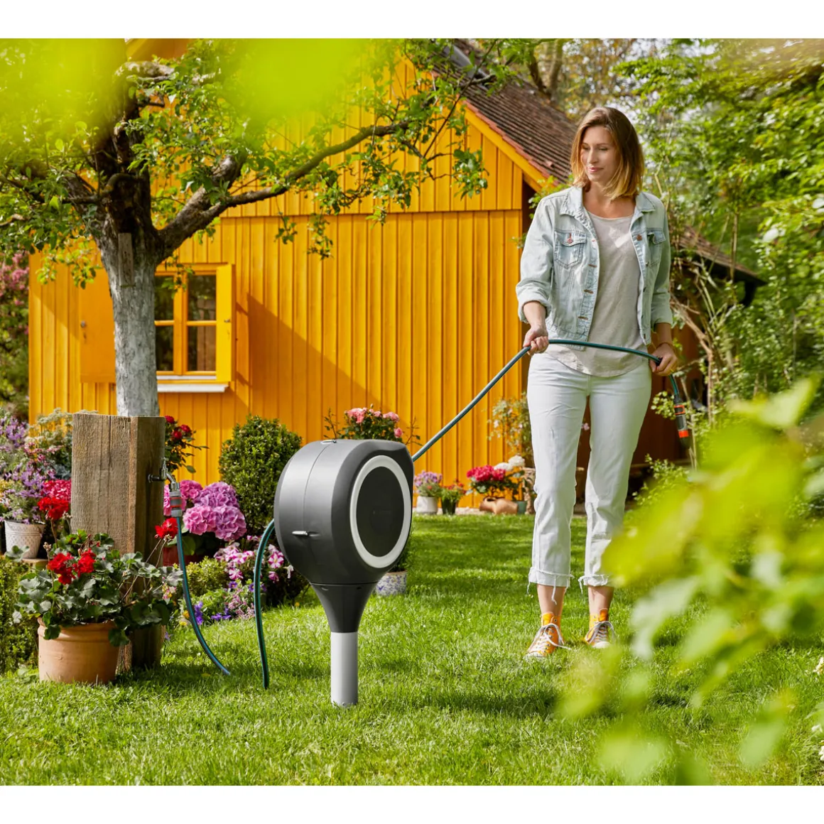 Gardena Gartenschlauchbox RollUp S 15m weiß