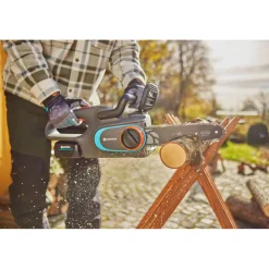 Gardena Akku-Kettensäge PowerSaw 250/18V Ready-To-Use mit 18V POWER FOR ALL-Akku
