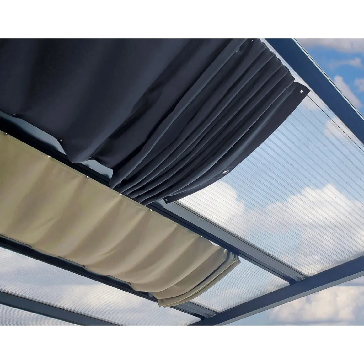 gutta Maßgefertigte Seilspannmarkise sand